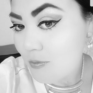 Meet your Posher, Deya